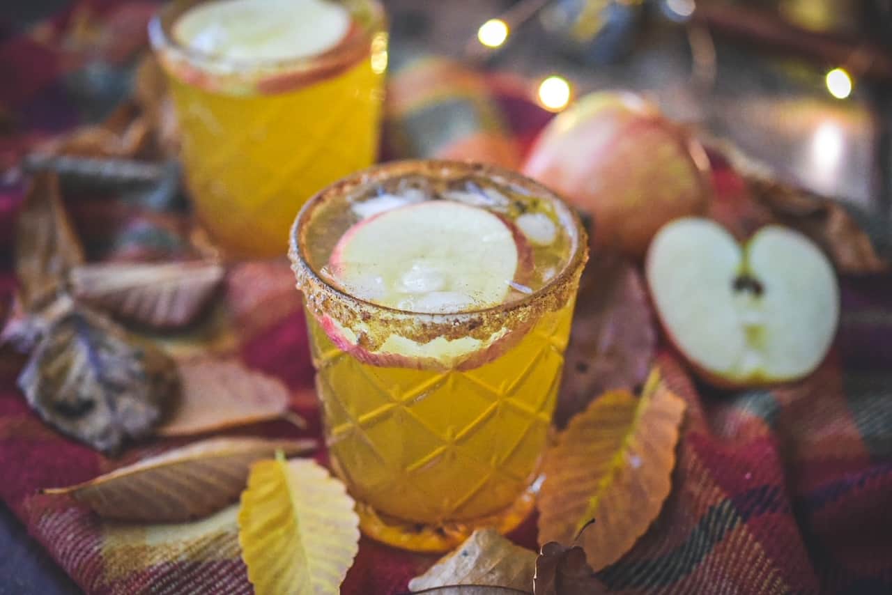 The Best Apple Cider Margarita - hungrytravelingmama.com
