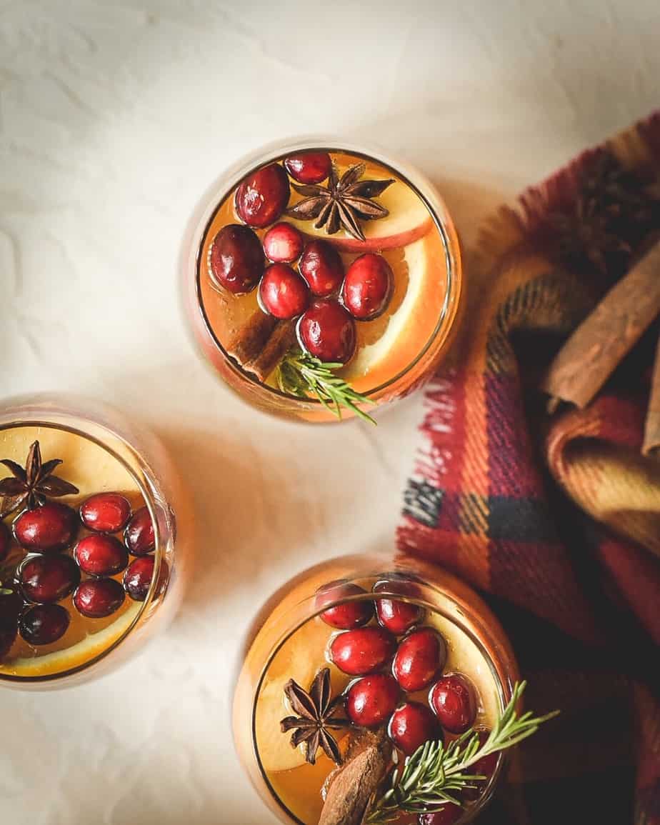 How To Make A Sparkling Apple Cider Bourbon Sangria
